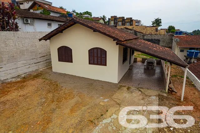 VENDE-SE IMĂVEL NO BAIRRO ITAUM
Apresentamos uma