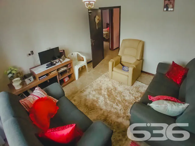 RESIDĂNCIA COM 2 QUARTOS + SUĂTE NO BAIRRO BOEHMER