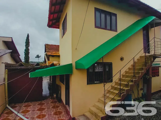 RESIDĂNCIA COM 2 QUARTOS + SUĂTE NO BAIRRO BOEHMER