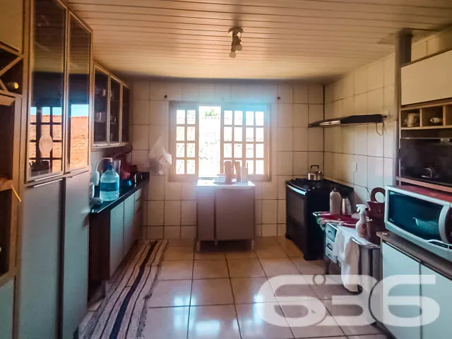 CASA COM 4 DORMITĂRIOS NO BAIRRO JARIVATUBA
Descu