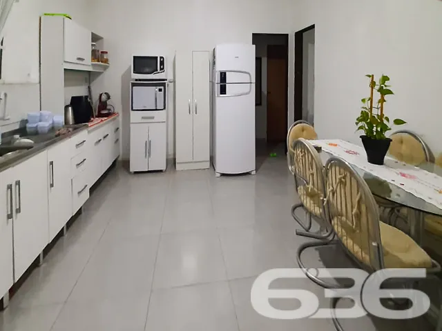 OPORTUNIDADE DE CASA COM AMPLO QUINTAL
Procurand