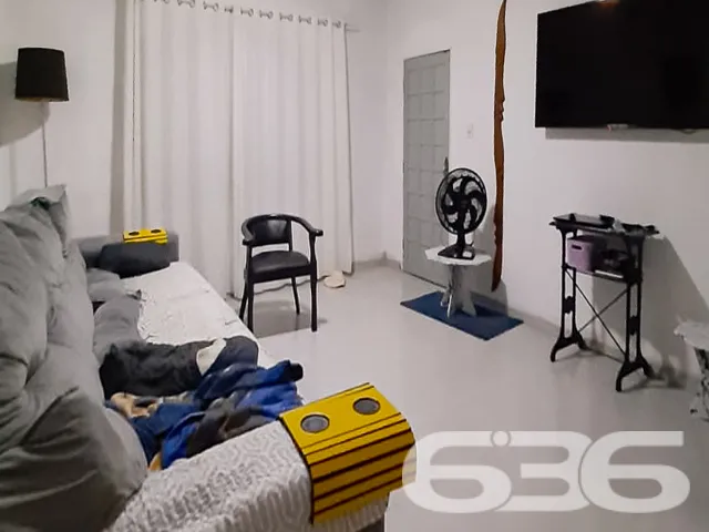 OPORTUNIDADE DE CASA COM AMPLO QUINTAL
Procurand