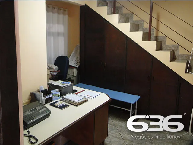 RESIDĂNCIA AMPLA COM SUĂTE + 3 DORMITĂRIOS NO BAIR