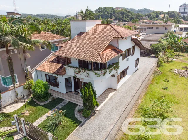 IMĂVEL DE ALTO PADRĂO COM 2 SUĂTES + 2 QUARTOS NO