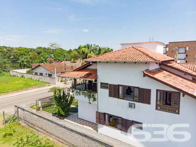 IMĂVEL DE ALTO PADRĂO COM 2 SUĂTES + 2 QUARTOS NO