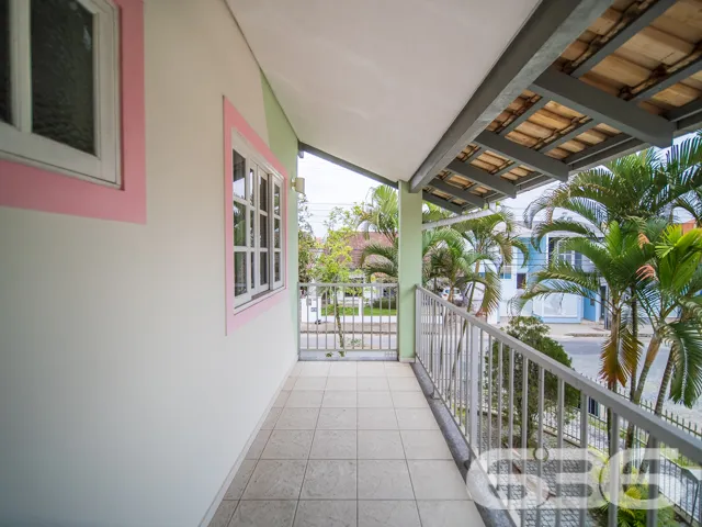 BELÍSSIMO SOBRADO COM 3 QUARTOS NO BAIRRO SANTO AN
