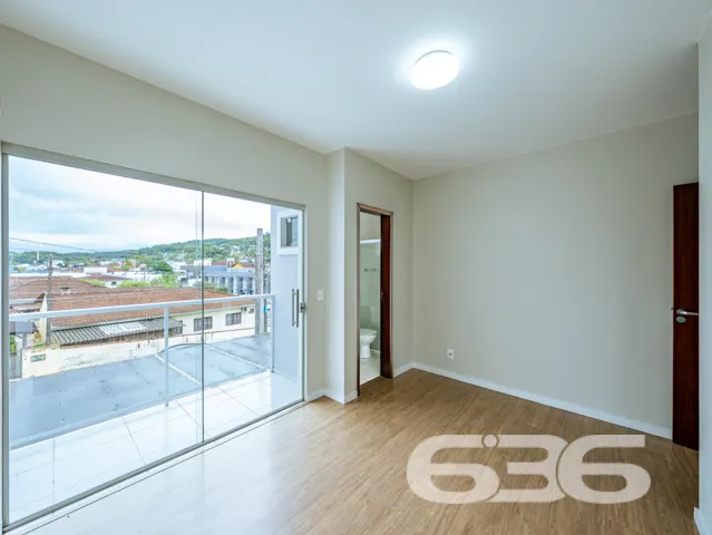 IncrĂvel Sobrado Geminado em Joinville - Bairro Bo
