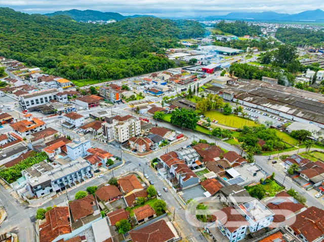 IncrĂvel Sobrado Geminado em Joinville - Bairro Bo