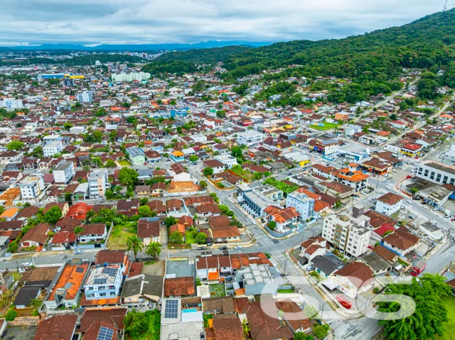 IncrĂvel Sobrado Geminado em Joinville - Bairro Bo