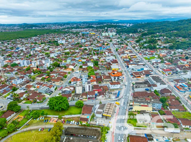 IncrĂvel Sobrado Geminado em Joinville - Bairro Bo