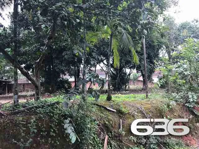 VENDE-SE TERRENO DE 1.878M² COM LOCALIZAÇÃO ESTRAT