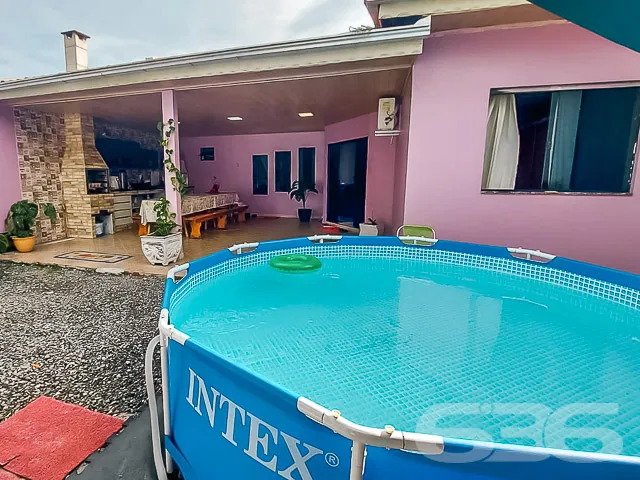 CASA Ă VENDA COM 2 QUARTOS MAIS BELO GALPĂO NOS FU