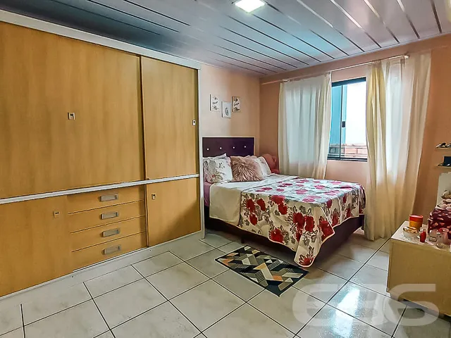 CASA Ă VENDA COM 2 QUARTOS MAIS BELO GALPĂO NOS FU