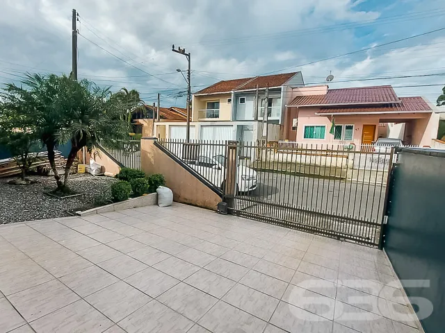 CASA Ă VENDA COM 2 QUARTOS MAIS BELO GALPĂO NOS FU