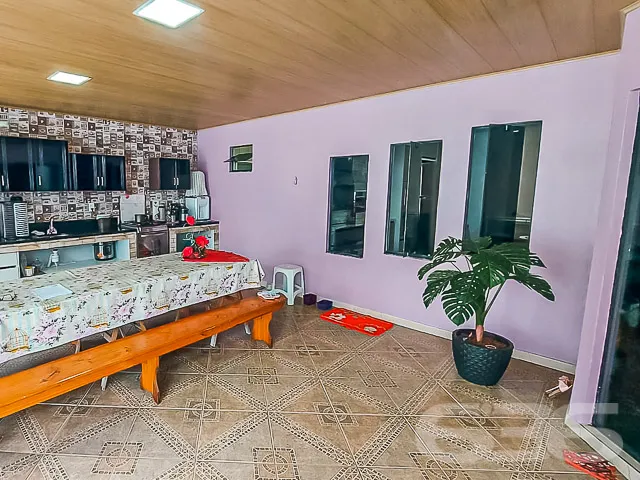 CASA Ă VENDA COM 2 QUARTOS MAIS BELO GALPĂO NOS FU