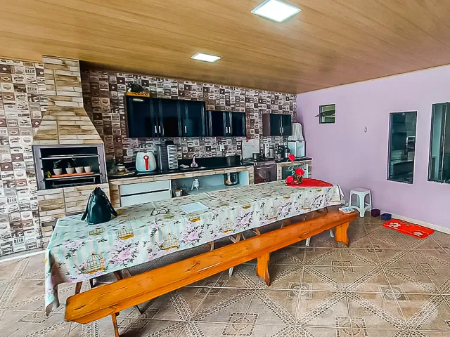 CASA Ă VENDA COM 2 QUARTOS MAIS BELO GALPĂO NOS FU