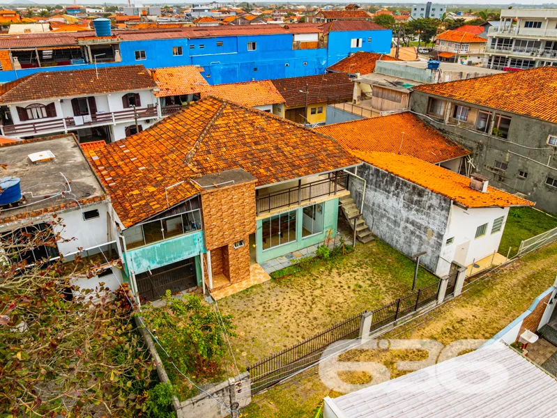 Descubra o Sobrado dos Seus Sonhos em Balneário Ba