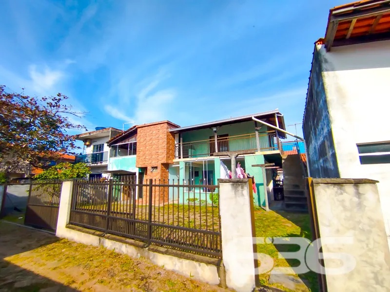Descubra o Sobrado dos Seus Sonhos em Balneário Ba