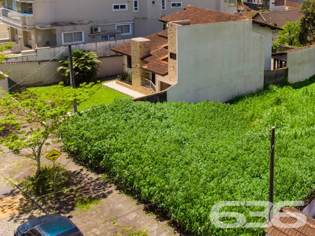 VENDE-SE AMPLO TERRENO NO BAIRRO GLÓRIA!
Descubra