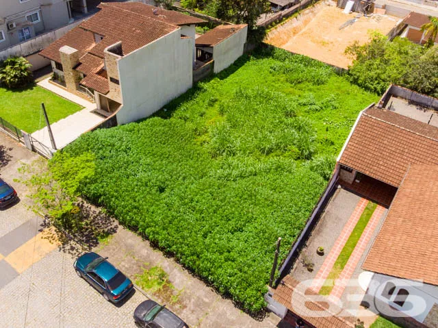 VENDE-SE AMPLO TERRENO NO BAIRRO GLÓRIA!
Descubra
