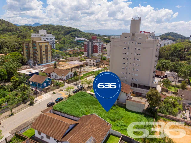 VENDE-SE AMPLO TERRENO NO BAIRRO GLÓRIA!
Descubra