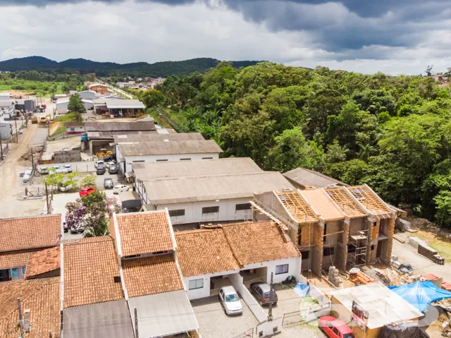GEMINADO COM 2 QUARTO Ă VENDA, EM ARAQUARI, NA REG