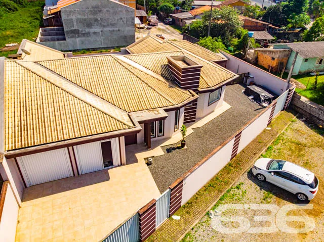 EXCELENTE RESIDĂNCIA, DE ALTO PADRĂO, COM PISCINA,