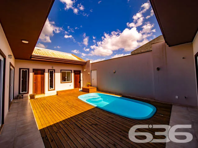 EXCELENTE RESIDĂNCIA, DE ALTO PADRĂO, COM PISCINA,