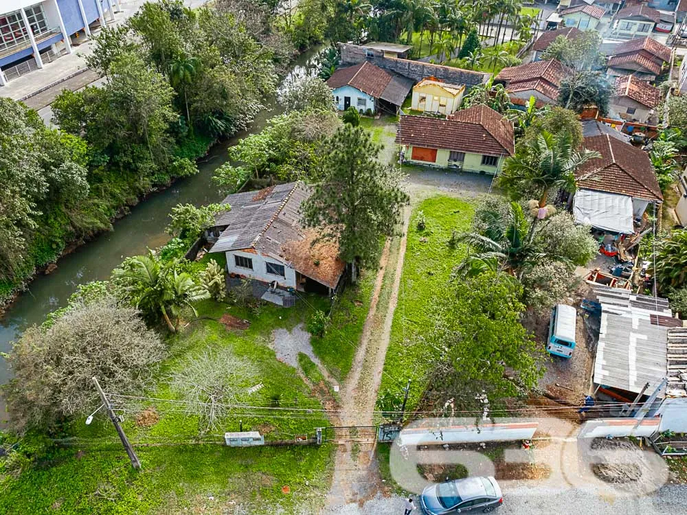 OPORTUNIDADE ÚNICA: TERRENO COM POTENCIAL INFINITO