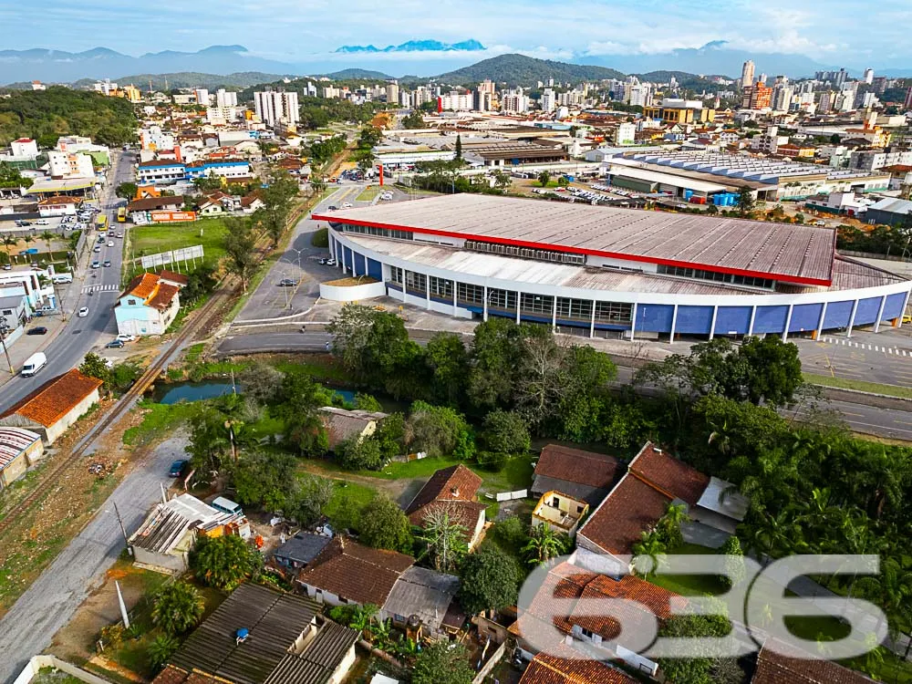 OPORTUNIDADE ÚNICA: TERRENO COM POTENCIAL INFINITO