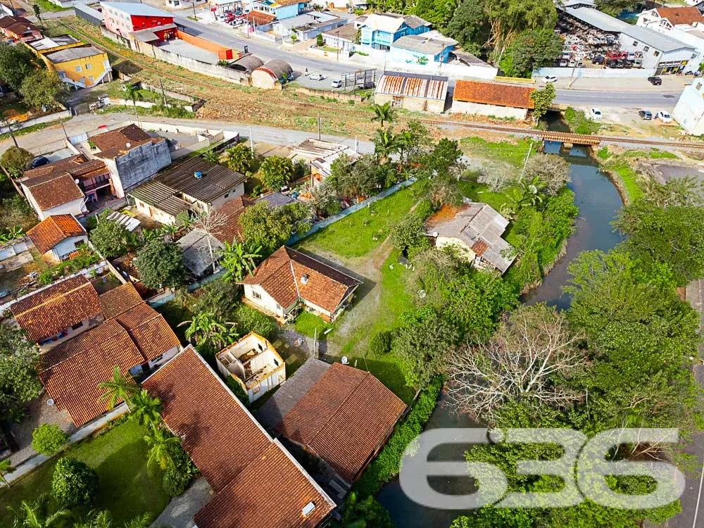 OPORTUNIDADE ÚNICA: TERRENO COM POTENCIAL INFINITO