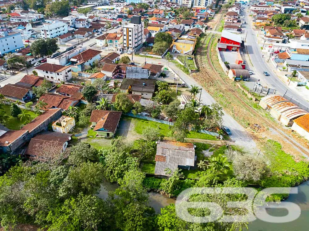 OPORTUNIDADE ÚNICA: TERRENO COM POTENCIAL INFINITO