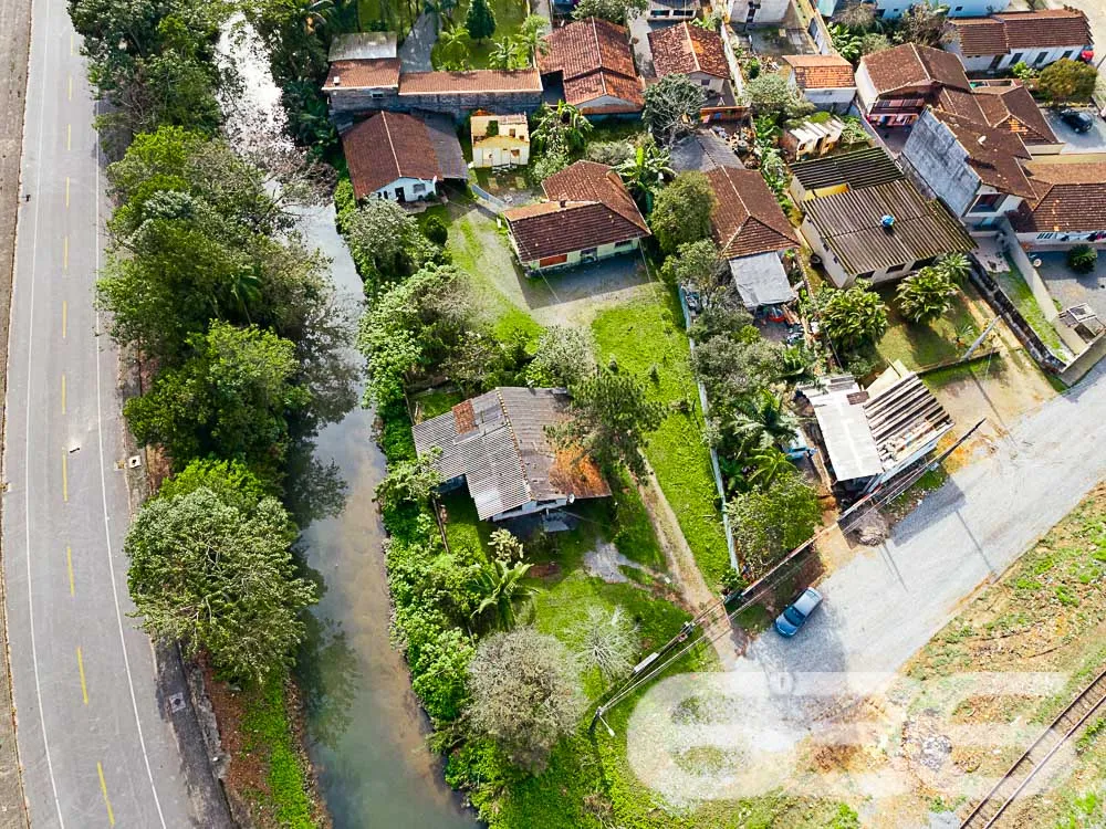 OPORTUNIDADE ÚNICA: TERRENO COM POTENCIAL INFINITO