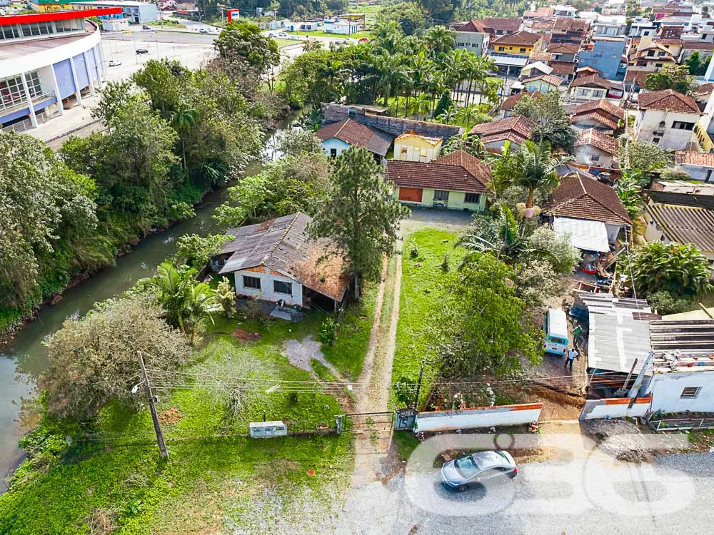 OPORTUNIDADE ÚNICA: TERRENO COM POTENCIAL INFINITO