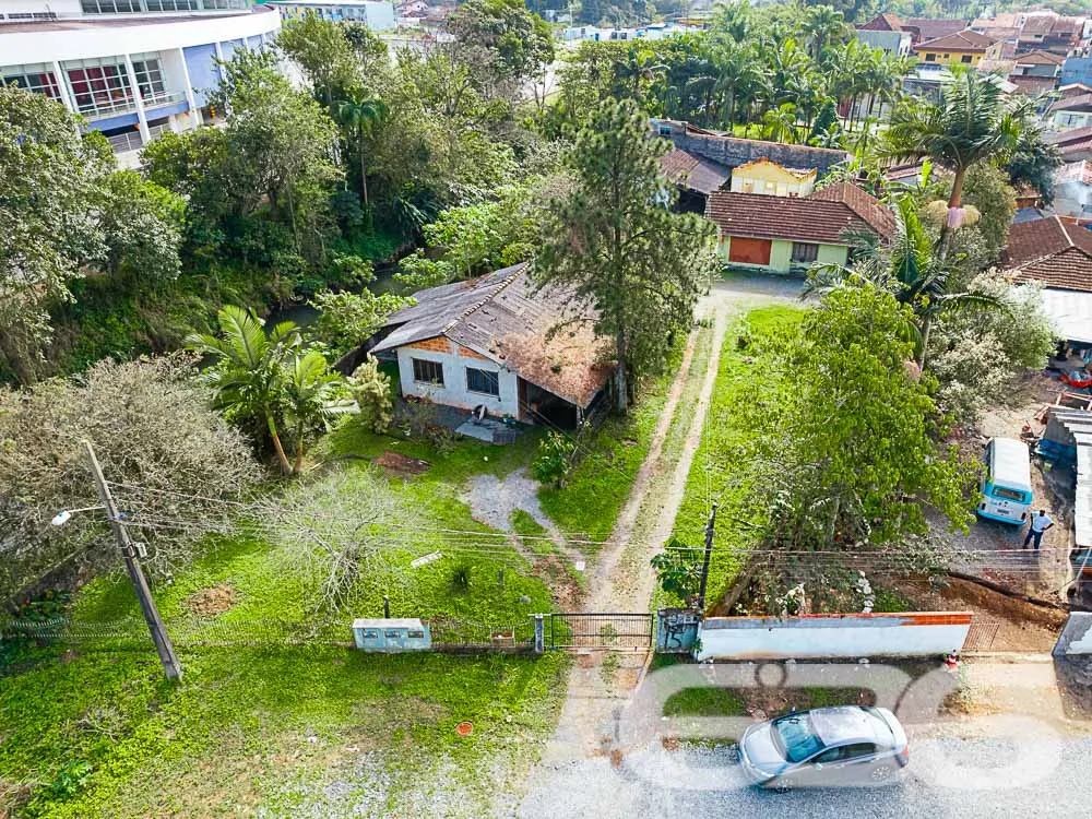 OPORTUNIDADE ÚNICA: TERRENO COM POTENCIAL INFINITO