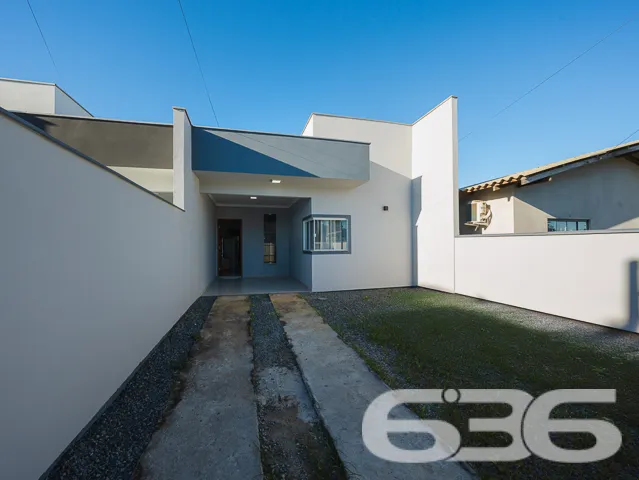 Oportunidade Única! Residência Geminada Térrea em