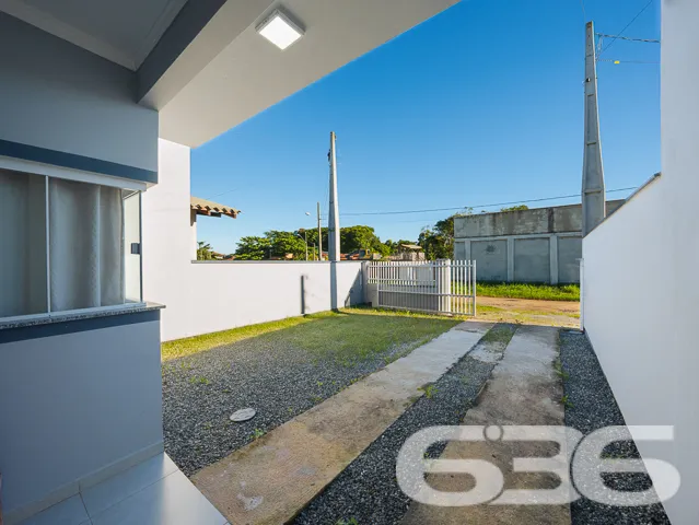 Oportunidade Única! Residência Geminada Térrea em