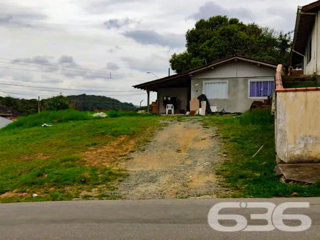 IMÓVEL COM AMPLO TERRENO NO BAIRRO PROFIPO

Neste 