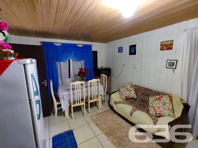 MAGNĂFICA CASA COM 3 QUARTOS, EM ARAQUARI, SANTA C