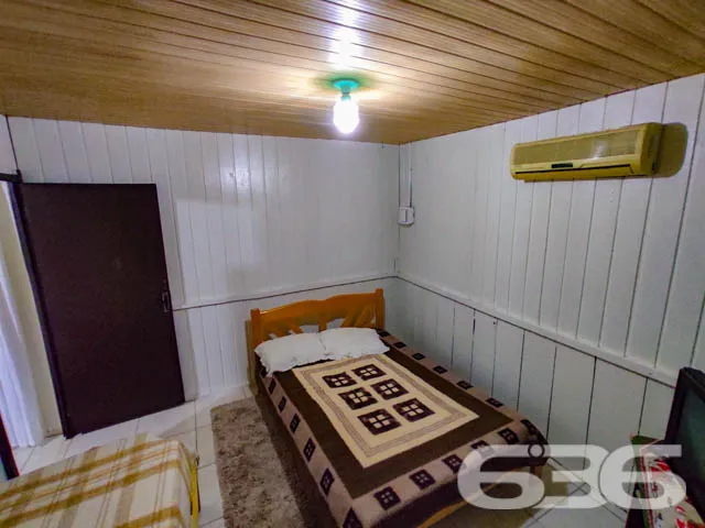 MAGNĂFICA CASA COM 3 QUARTOS, EM ARAQUARI, SANTA C