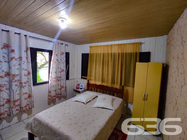 MAGNĂFICA CASA COM 3 QUARTOS, EM ARAQUARI, SANTA C