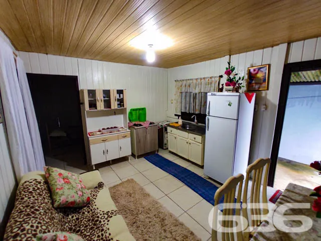 MAGNĂFICA CASA COM 3 QUARTOS, EM ARAQUARI, SANTA C