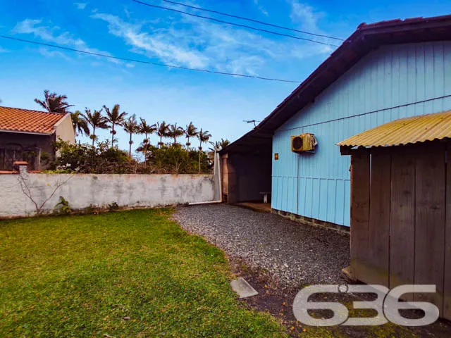 MAGNĂFICA CASA COM 3 QUARTOS, EM ARAQUARI, SANTA C