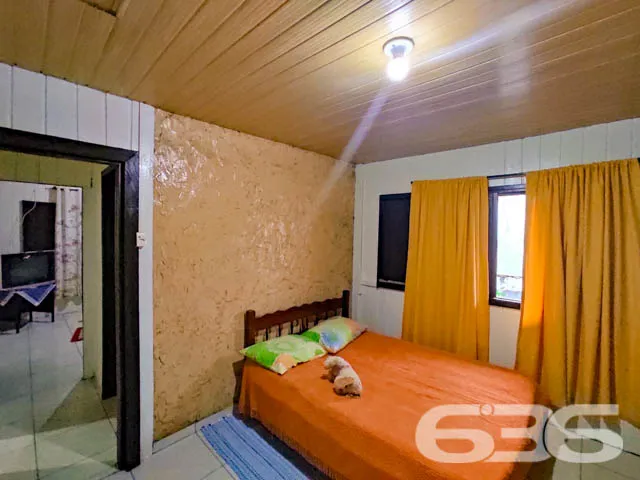 MAGNĂFICA CASA COM 3 QUARTOS, EM ARAQUARI, SANTA C