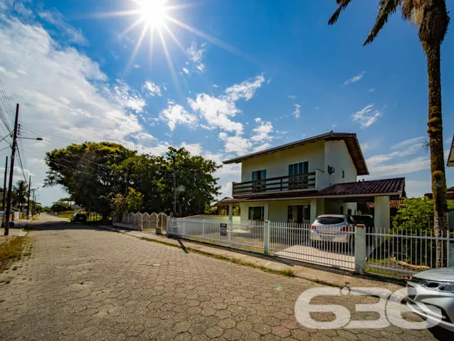 SOBRADO COM 1 SUÍTE E 3 QUARTOS , EM FRANCISCO DO
