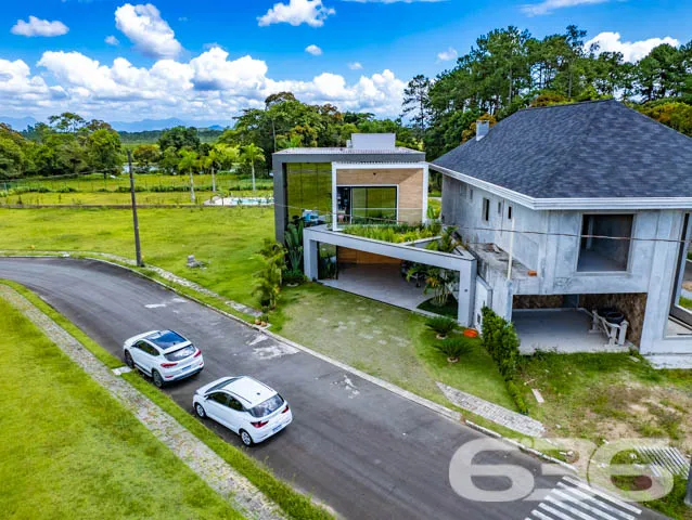 IMĂVEL DE LUXO COM EXCLUSIVIDADE E SOFISTICAĂĂO NO