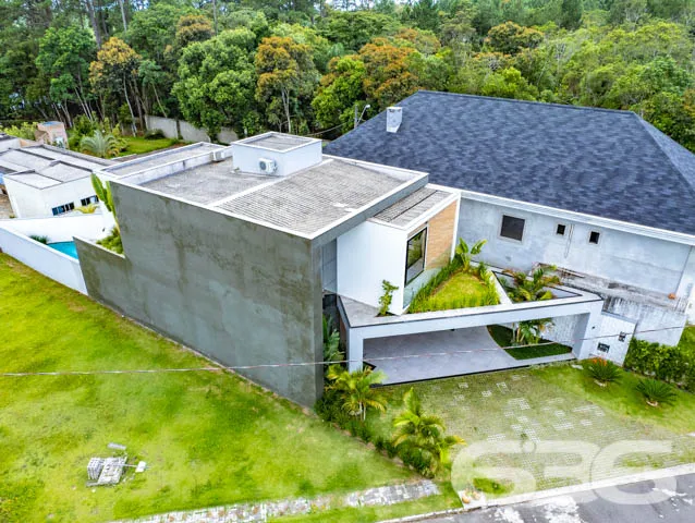 IMĂVEL DE LUXO COM EXCLUSIVIDADE E SOFISTICAĂĂO NO