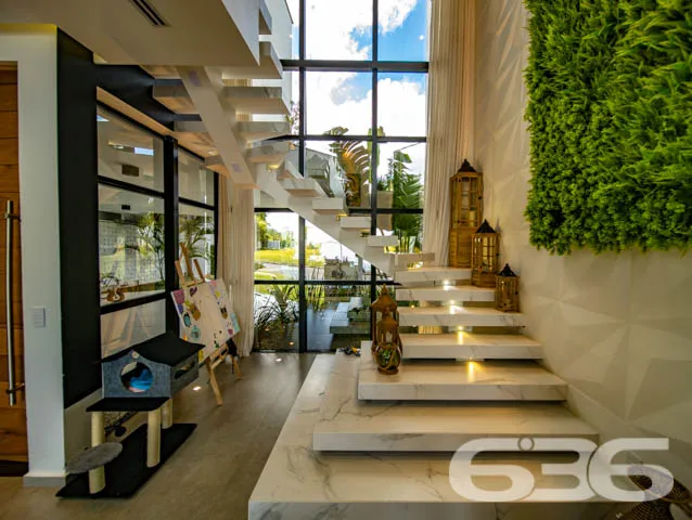 IMĂVEL DE LUXO COM EXCLUSIVIDADE E SOFISTICAĂĂO NO