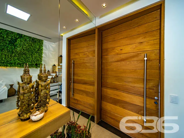 IMĂVEL DE LUXO COM EXCLUSIVIDADE E SOFISTICAĂĂO NO