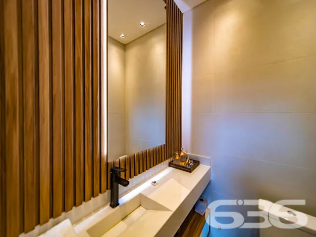 IMĂVEL DE LUXO COM EXCLUSIVIDADE E SOFISTICAĂĂO NO